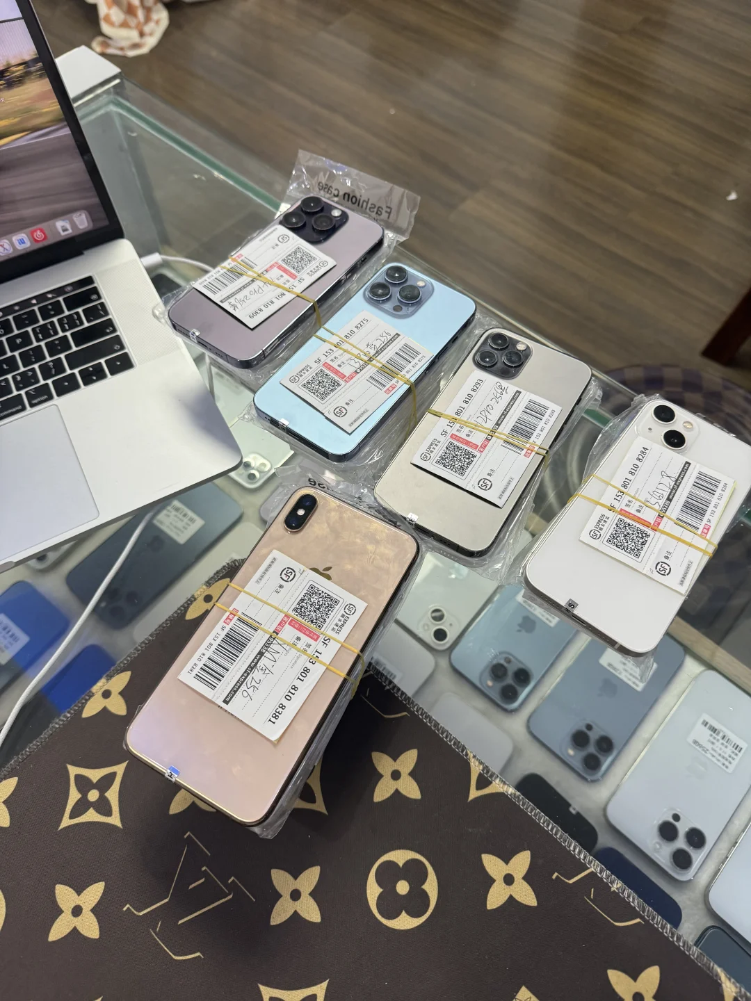 今天出单了6台iPhone，感谢姐妹们支持