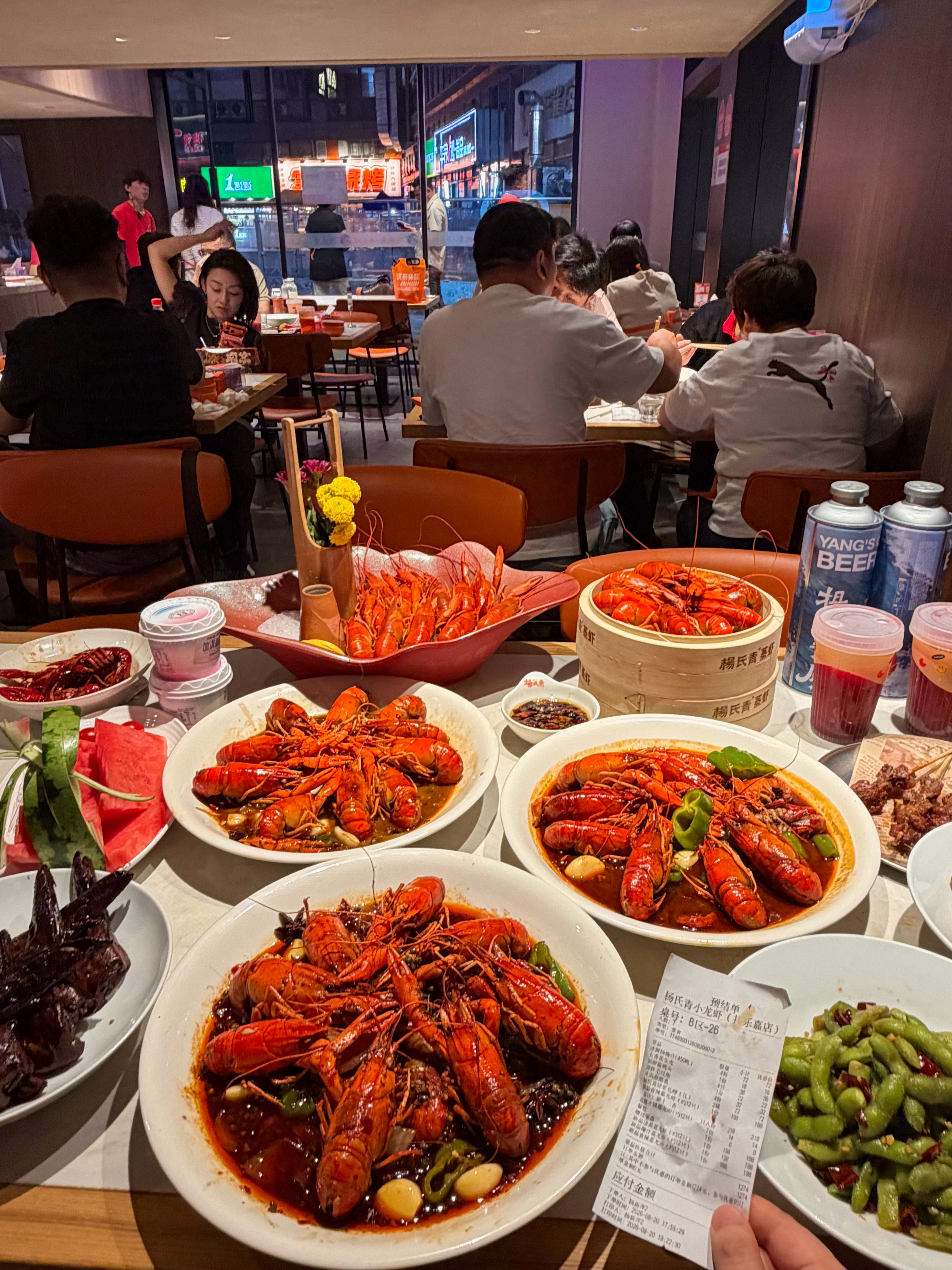 南京极品！南京极品！无法被超越的龙虾店  在南京，永远可以相信饭点坐满人的店🔥