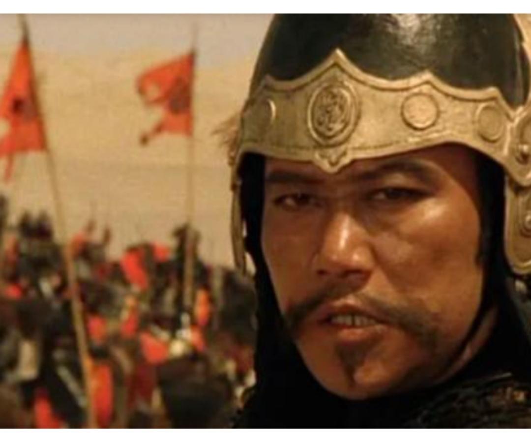 在北宋风雨飘摇的历史进程中，麟府丰之战无疑是一场关键的转折点。这场战役不仅展示了