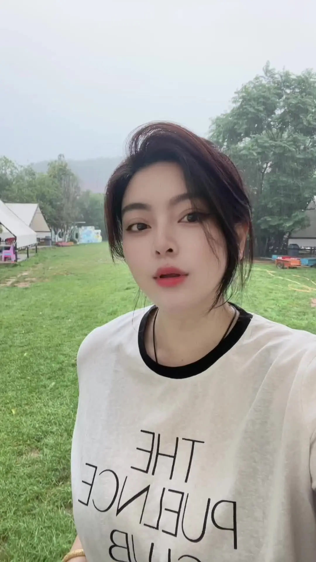 不经历风雨怎么见彩虹