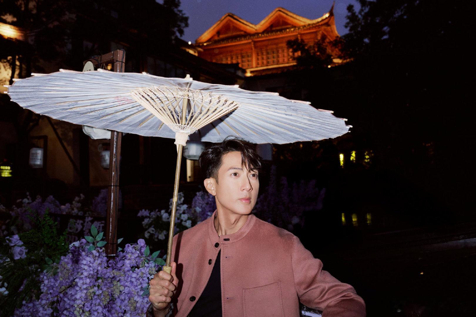 吴尊出发巴黎吴尊巴黎出发踏上去巴黎的旅途，温润气质适配所有时尚场景，国风穿搭自带
