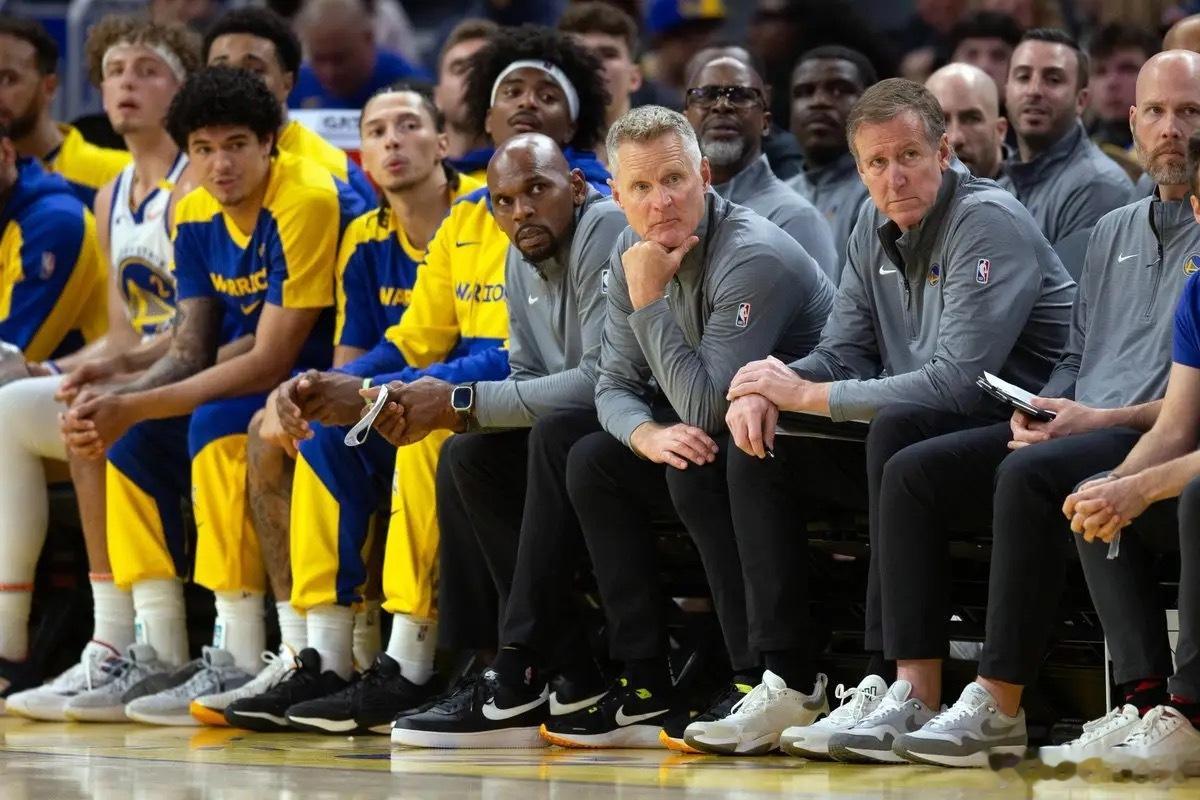 造孽啊！点开看了勇士五分钟球～一分未得[苦涩]#nba吐槽大会##金州勇士[超话