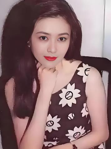 10年前，关之琳在采访上也是亲口承认：“我这辈子什么男人都试过，有女朋友的男人我