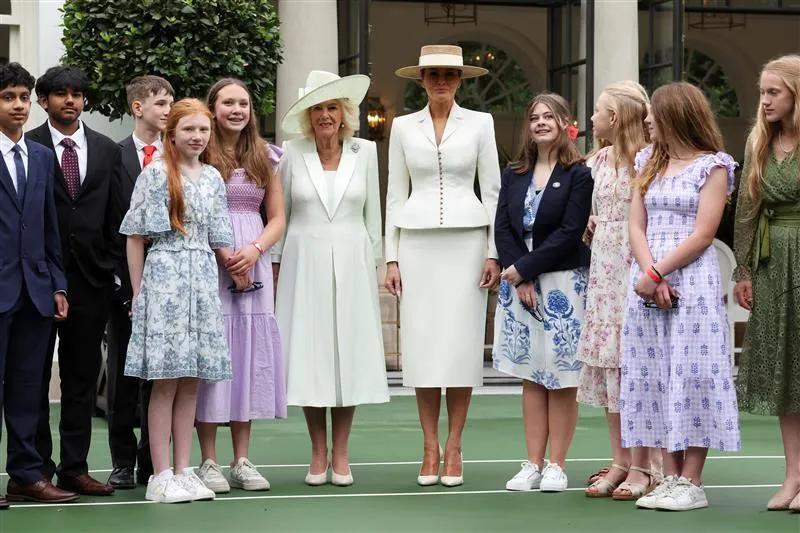 美国第一夫人梅拉尼娅·特朗普把高跟鞋👠演绎的淋漓尽致，就一个字“高”，不是一般