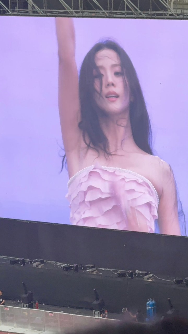 金智秀大屏好权威大屏上的金智秀真的好美啊大屏上的金智秀 ​​​