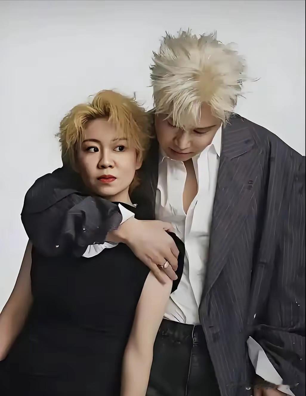 小沈阳没变，感觉沈春阳变了，变得犀利了不少，没有以前那么浓的憨厚和土气，曾经因为