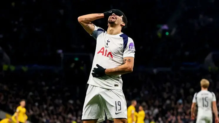 索兰克：“我本来希望这个进球能更干净利落一些，但进球就是进球啦。而且我还能慢动作