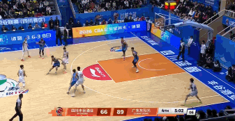 李文昊三分命中，开心，今日份小老虎收货！四川男篮vs广东男篮广东宏远