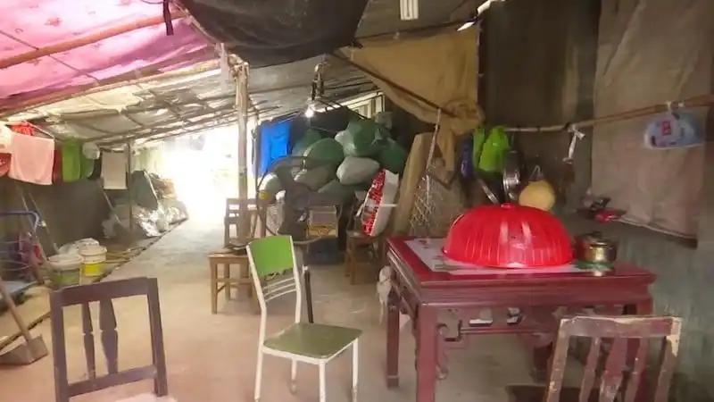 浙江嘉兴一男子抠门二十年攒下800万，本想靠炒股让钱生钱，结果被"导师"6天骗个