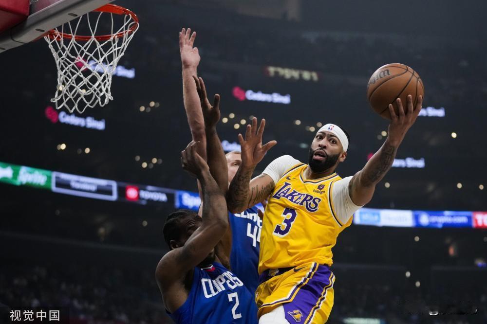 莱昂纳德三双哈登23+10 快船胜湖人赢洛城德比
北京时间1月24日，NBA常规