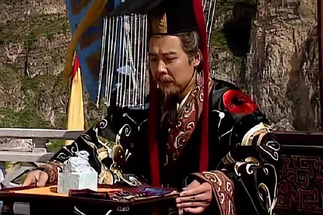 刘备为什么要打夷陵之战，他不知道自己打仗很菜吗?

因为刘备打仗一点都不菜，反而