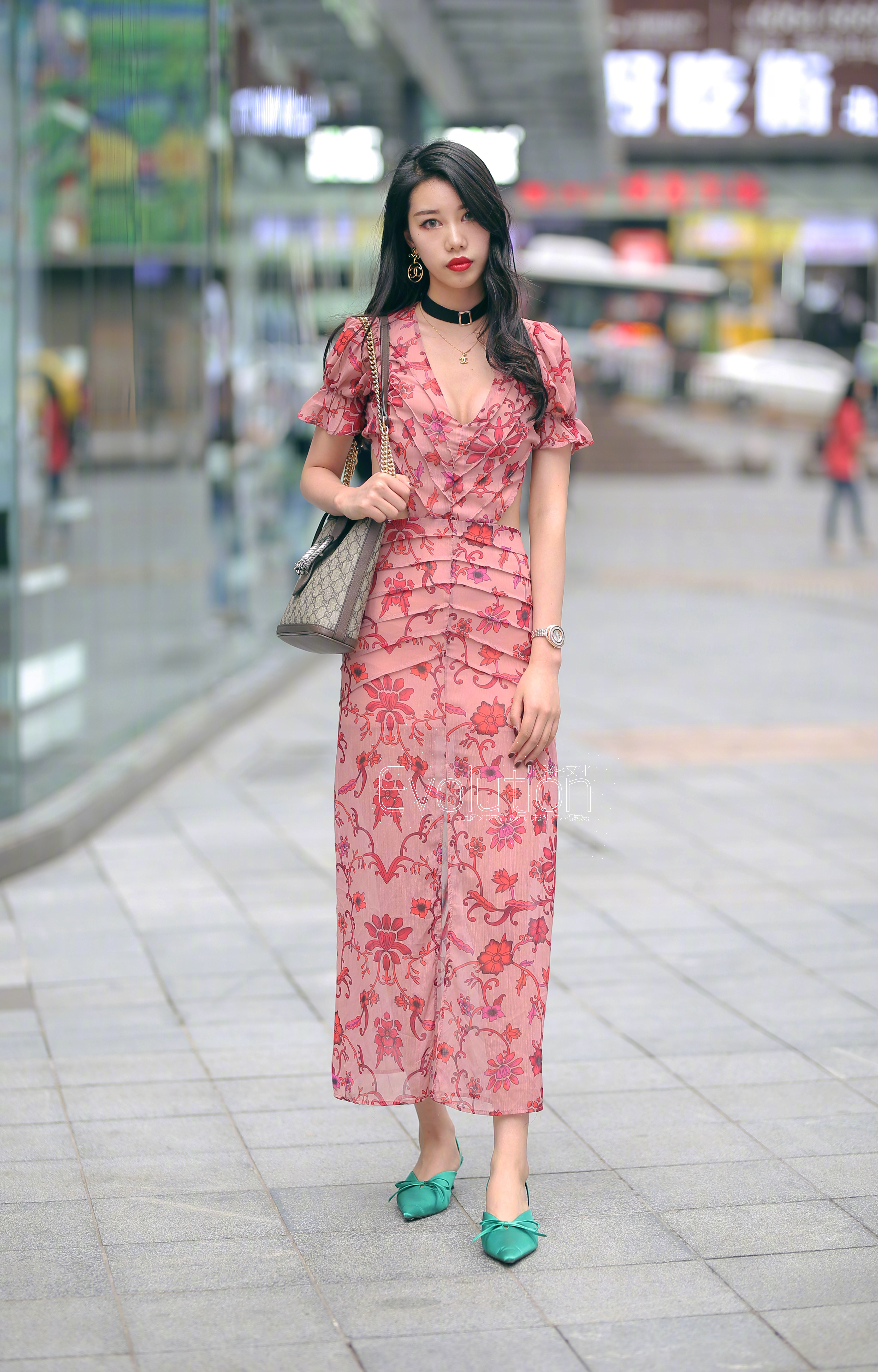 这条裙子太美了，仿佛春天在裙摆上绽放！👗🌸 ​​​