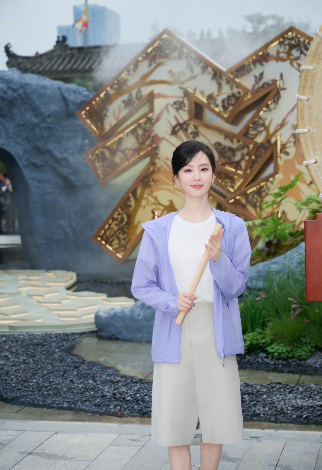 刘诗诗带步步逛街，刘诗诗私服很好看啊，没工作不就是陪孩子吗？ ​​​