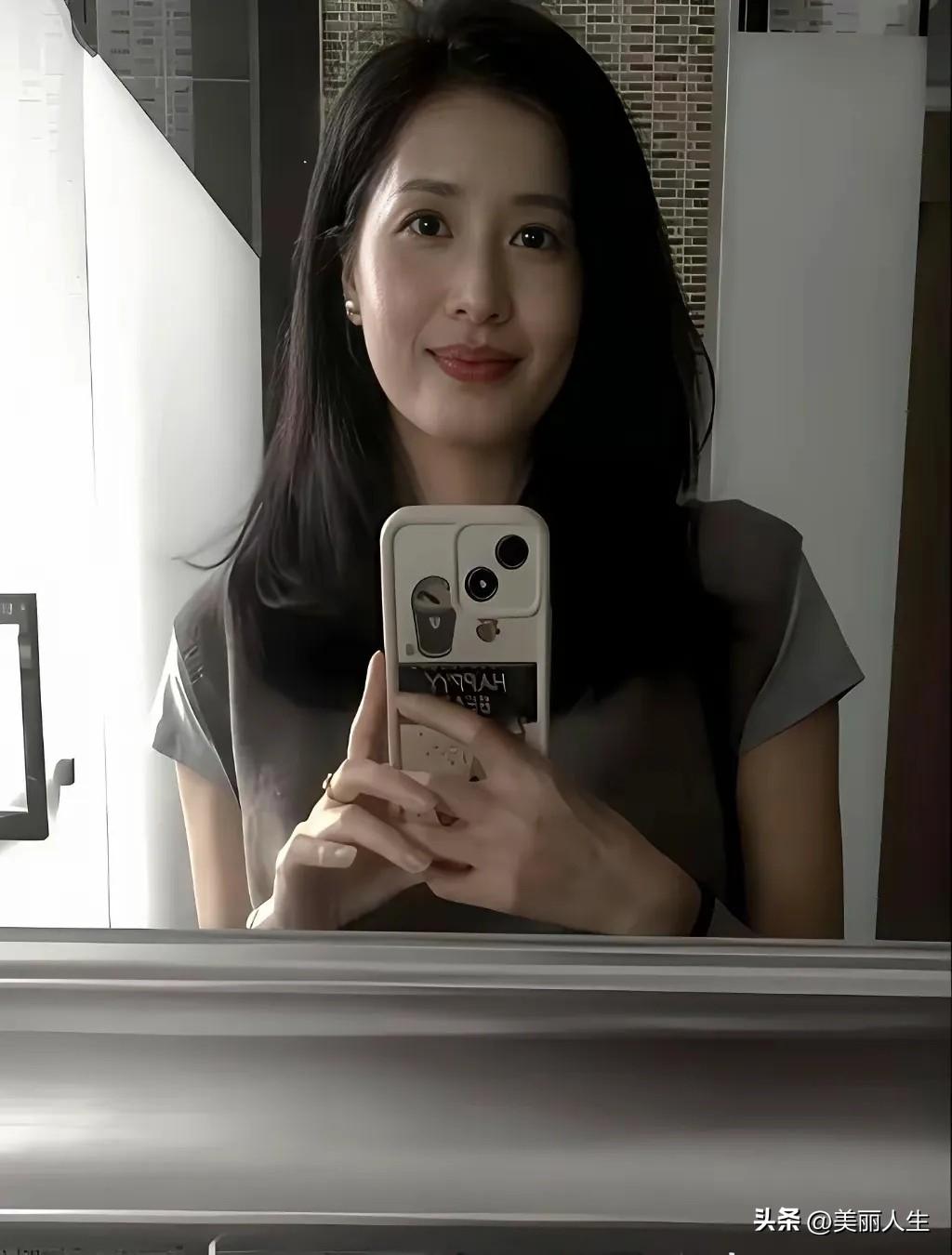 好一幅春雨绵绵，生机盎然的画卷。正所谓"沾衣欲湿杏花雨,吹面不寒杨柳风″[/鼓掌