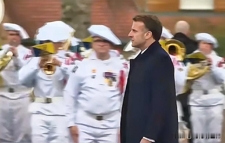 1月13日下午的最新消息，速报，全都不容错过，第九条：马克龙政府的志愿兵役计划：