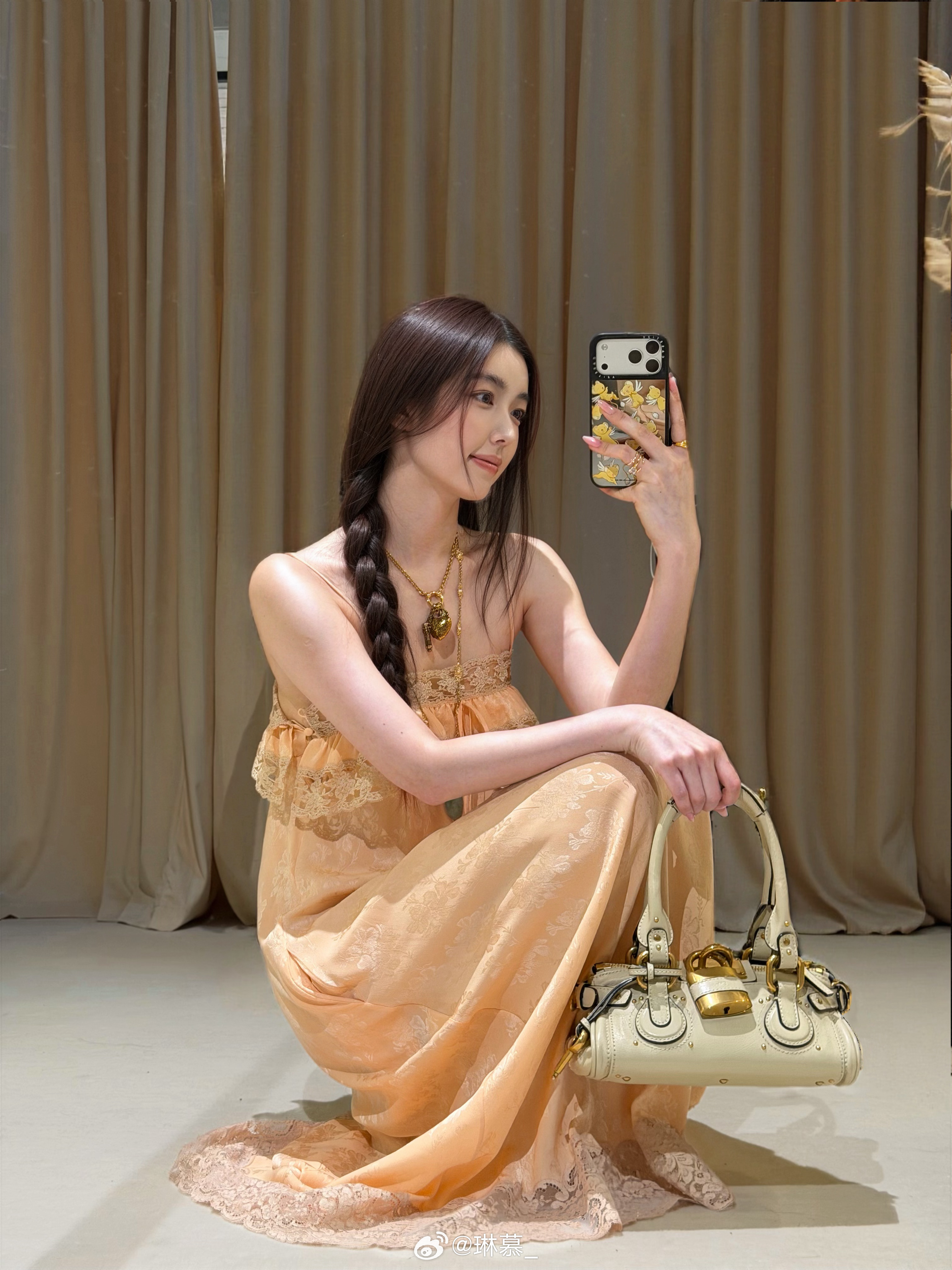 Chloe  ど⁰̷̴͈꒨⁰̷̴͈う♡ 上海