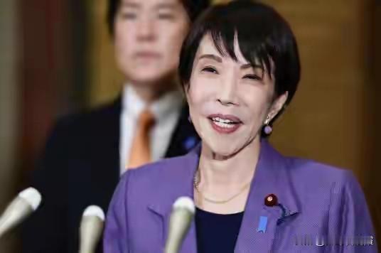 通话后，高市都笑裂了，特朗普转头就见驻华大使