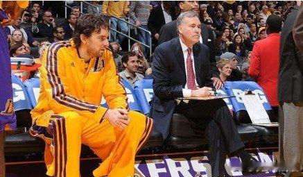 【湖人输球又曝地震! 经理下通牒:加索尔不适应就卖】12月5日消息，除了输球，湖