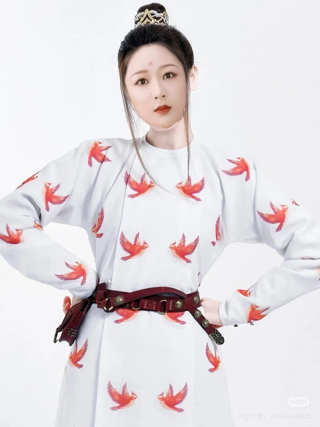 迪丽热巴的古装造型换给古力娜扎和杨紫也是一样的不好看…… 