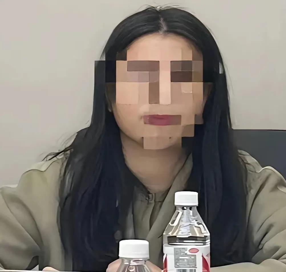 不少网友都在恭喜彭女士，根本不是心疼她被停职，而是她这下直接揪出了全程挑事、出事