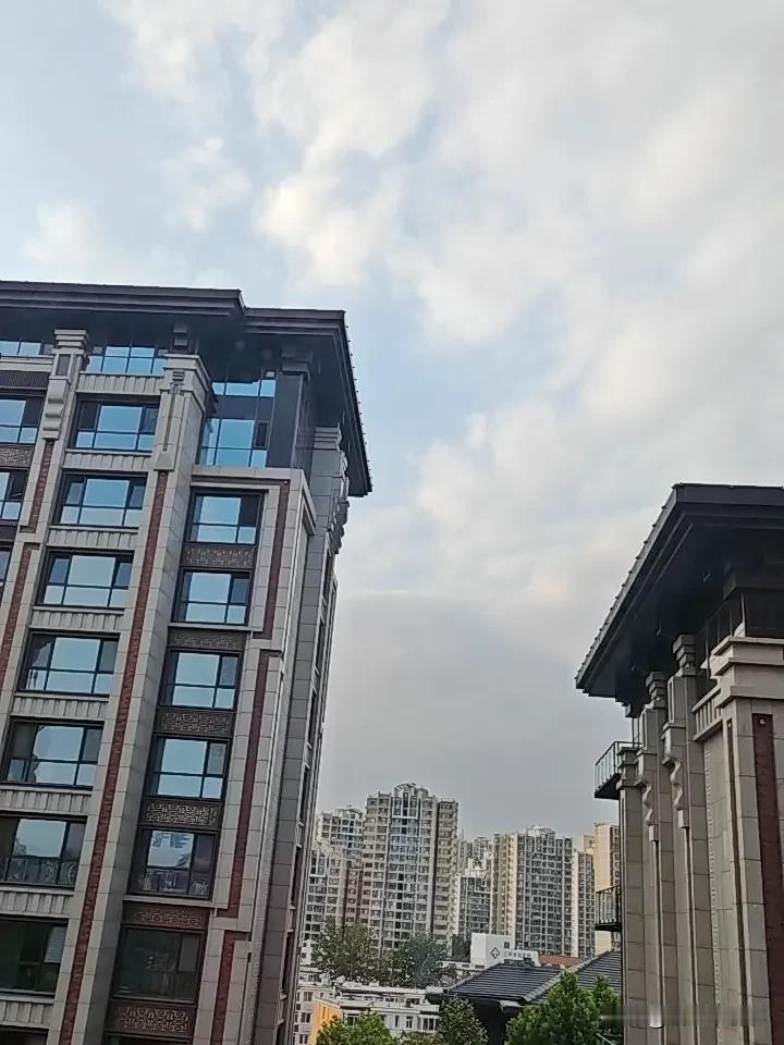 昨天展现量17万
阅读量1.8万
经过一个月的低谷
终于开始上升

总结经验
要