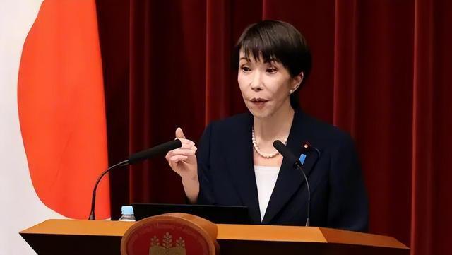 一边扩军备战，一边联中抗美，日本安全路线彻底分裂!

日本安全政策正出现撕裂：高