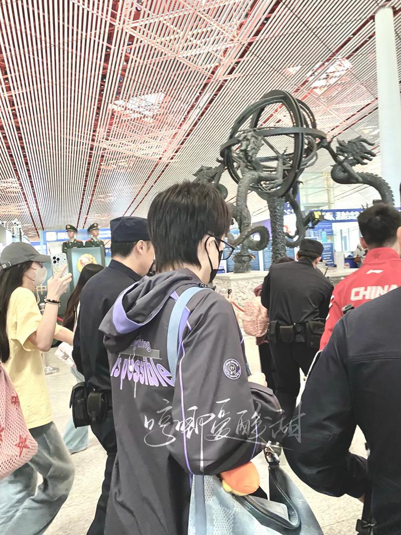 伦敦加油，比赛顺利 