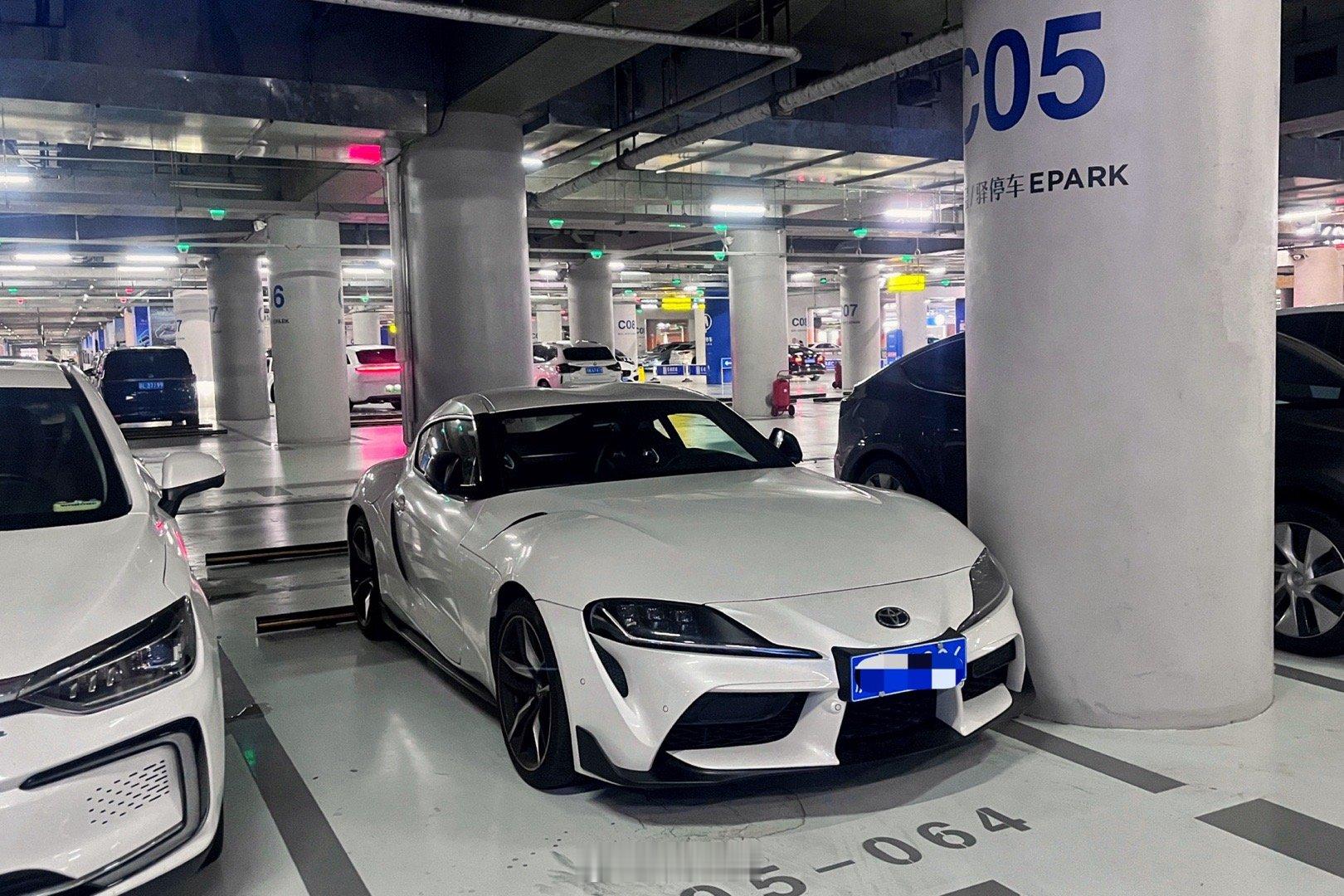 自从宝马卖了就很少开车来机场，但每次开运气都很好中信都有空位…主要是可以避免打到