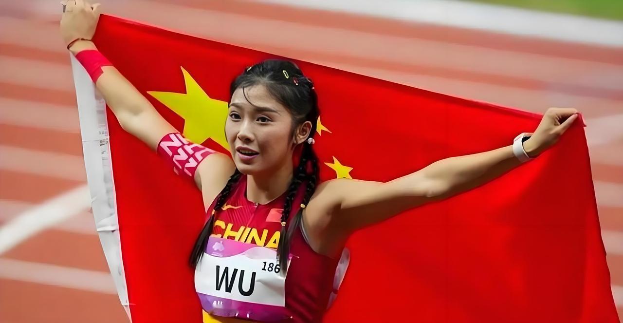 越看越觉得心里堵得慌！名古屋亚运会上中国军团金牌摘得盆满钵满，可领奖台上放眼望去