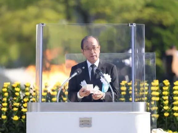 对于日本政客的言行，我时常惊得目瞪口呆，今天，原本是广岛原子弹爆炸81周年纪念日