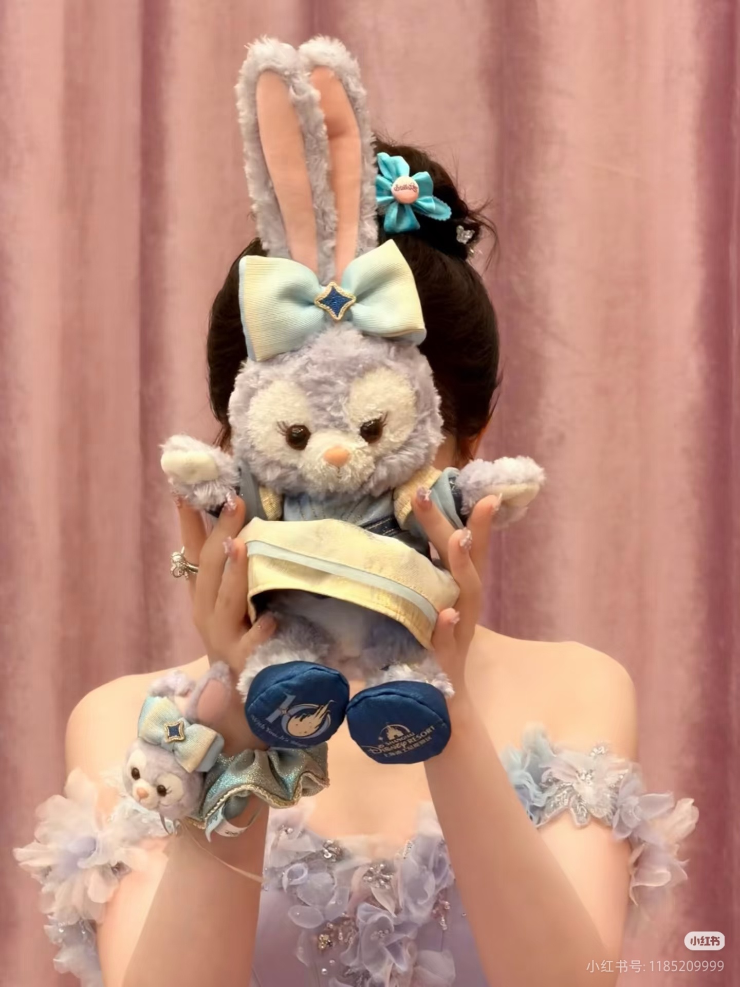 毛晓彤真公主毛晓彤迪士尼十周年星黛露本露藏不住🐰 