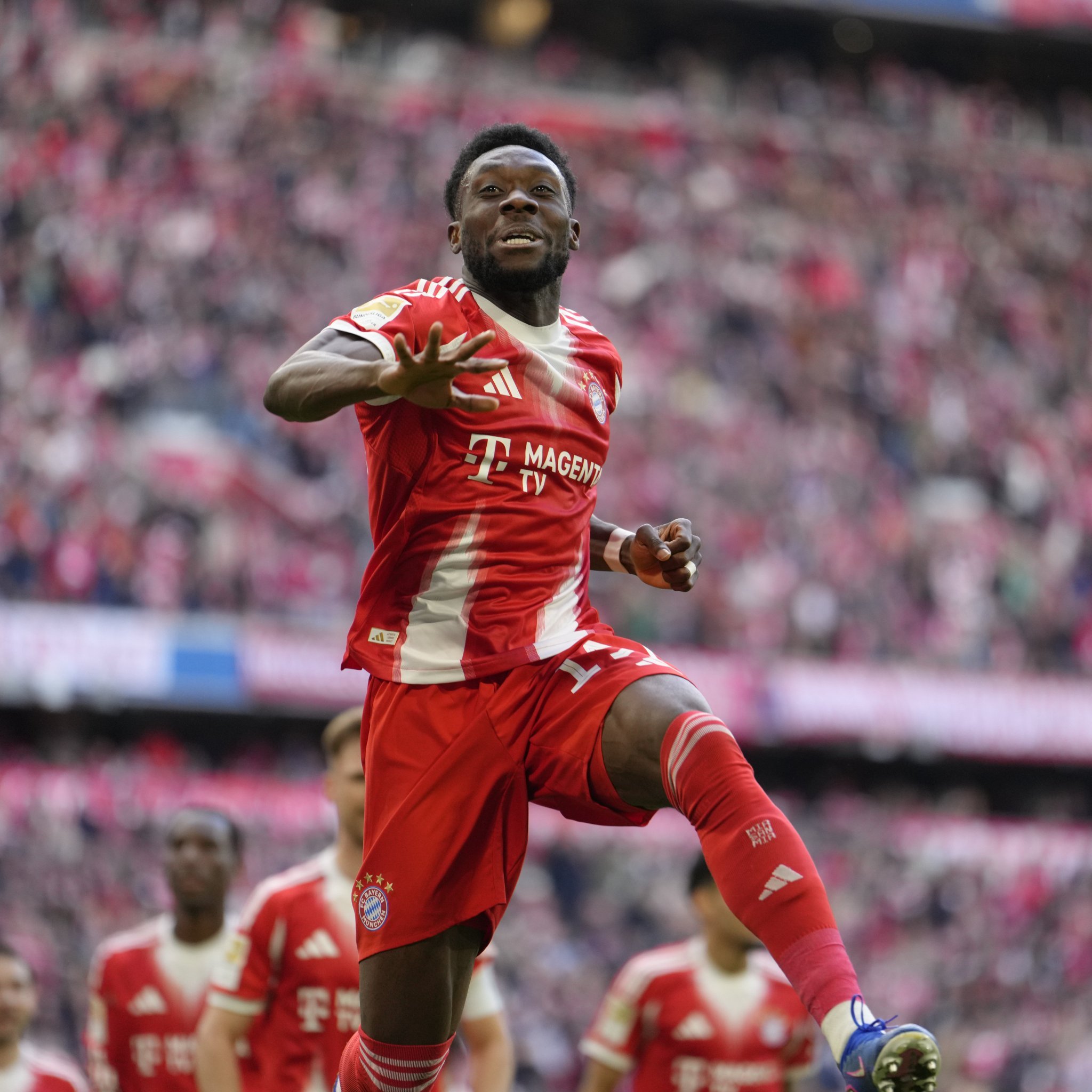 拜仁本赛季在各项赛事中打进了他们的第160个进球，这是俱乐部的新纪录（2019/