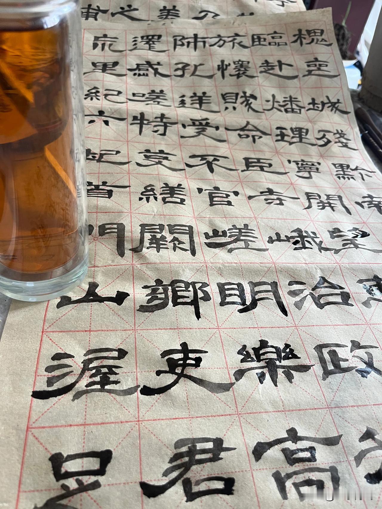 最好的娱乐方式就是一个人安静的写字了，这是一种享受。同时这也是现在我认为最省钱的