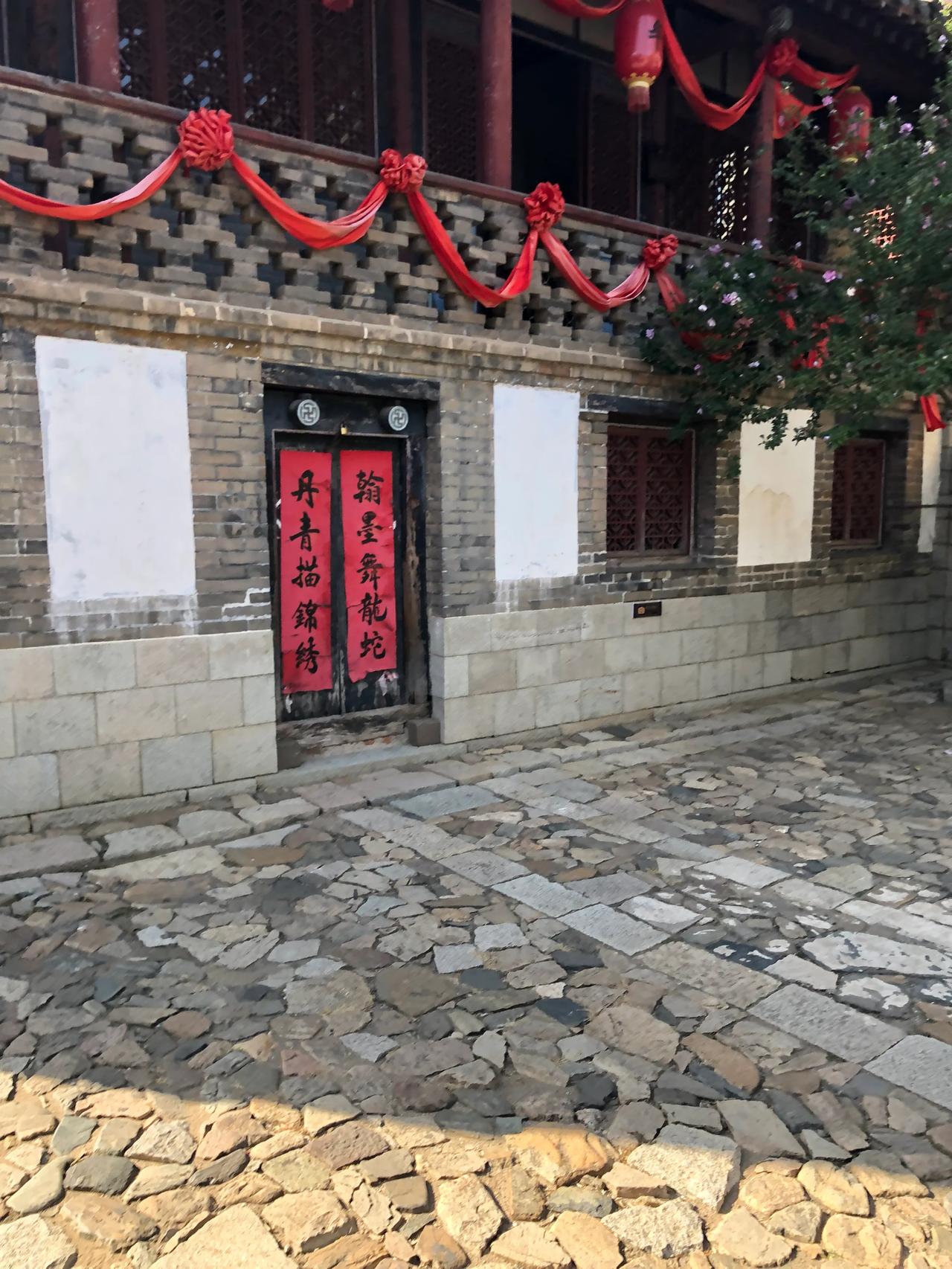 读书使人进步
书是人类进步的阶梯
读书使人安静
读书使人明史
读书使人智慧
读书