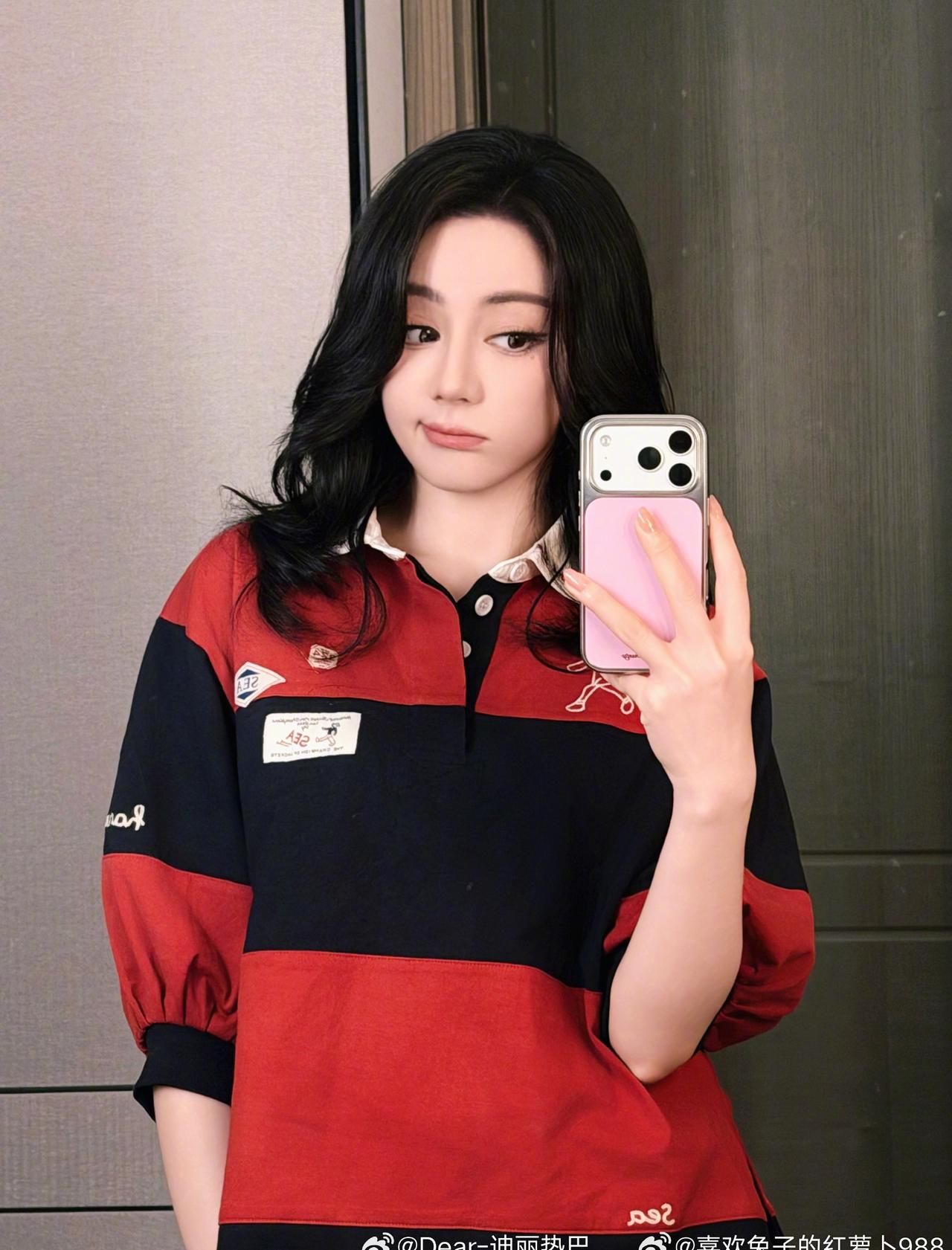 迪丽热巴超话迪丽热巴收了好大一包信粉丝给迪丽热巴唱不要忘记我爱你迪丽热巴柿子红短