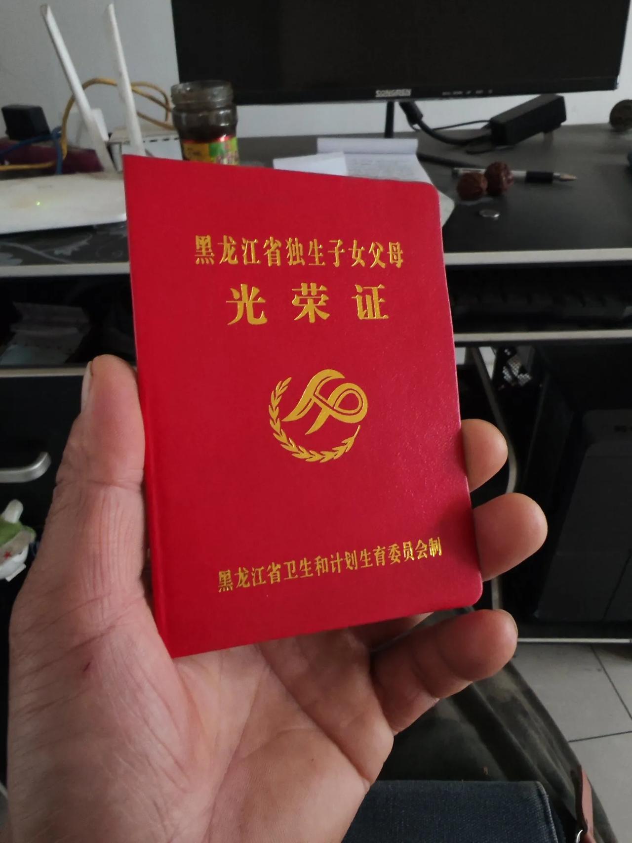 有些人总让我说一些积极向上的事情，我要说环境决定心情。今天又又又有一位老人家入土