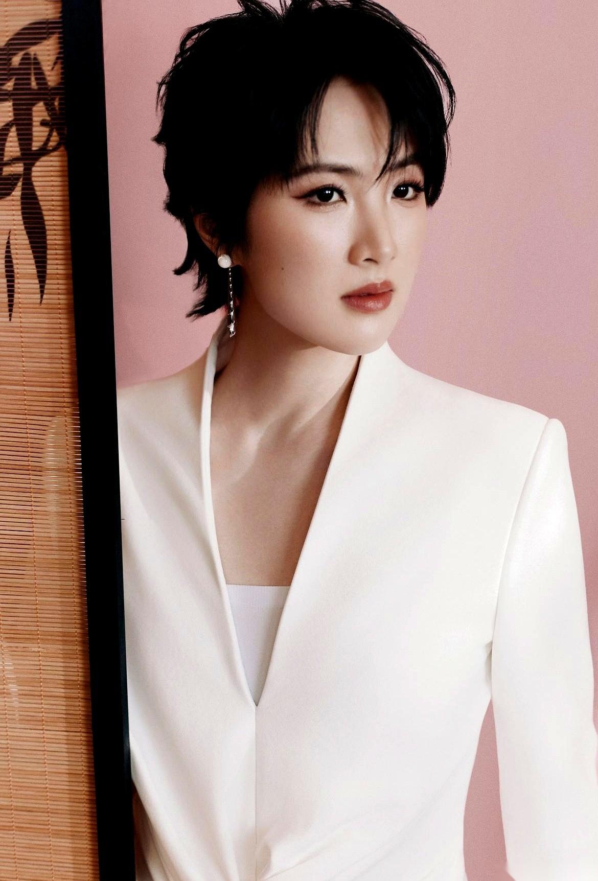 张凌赫本名张家玮，宋祖儿本名孙凡清，这种事儿听过就算了。
真正的雷，埋在一个所有