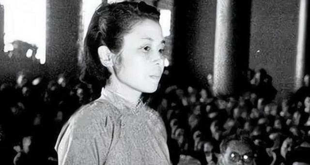 1940年，军统女特务冒死救下一名地下党，11年后，女特务被我党抓获，女特务提出