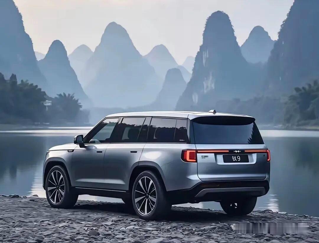 钛9长这样？我感觉不太像。因为钛9是那种顶天立地的那种感觉。 