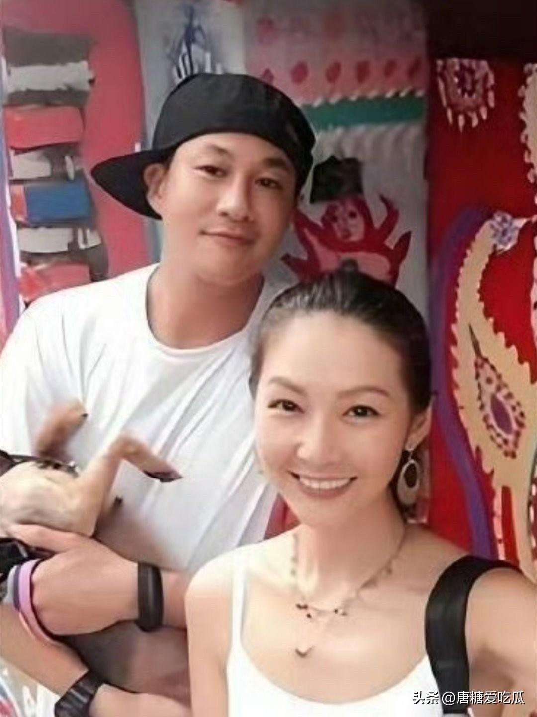 现在最开心的不是何润东
而是何润东的老婆林佩希
何润东越是翻红，林佩希就越是能够