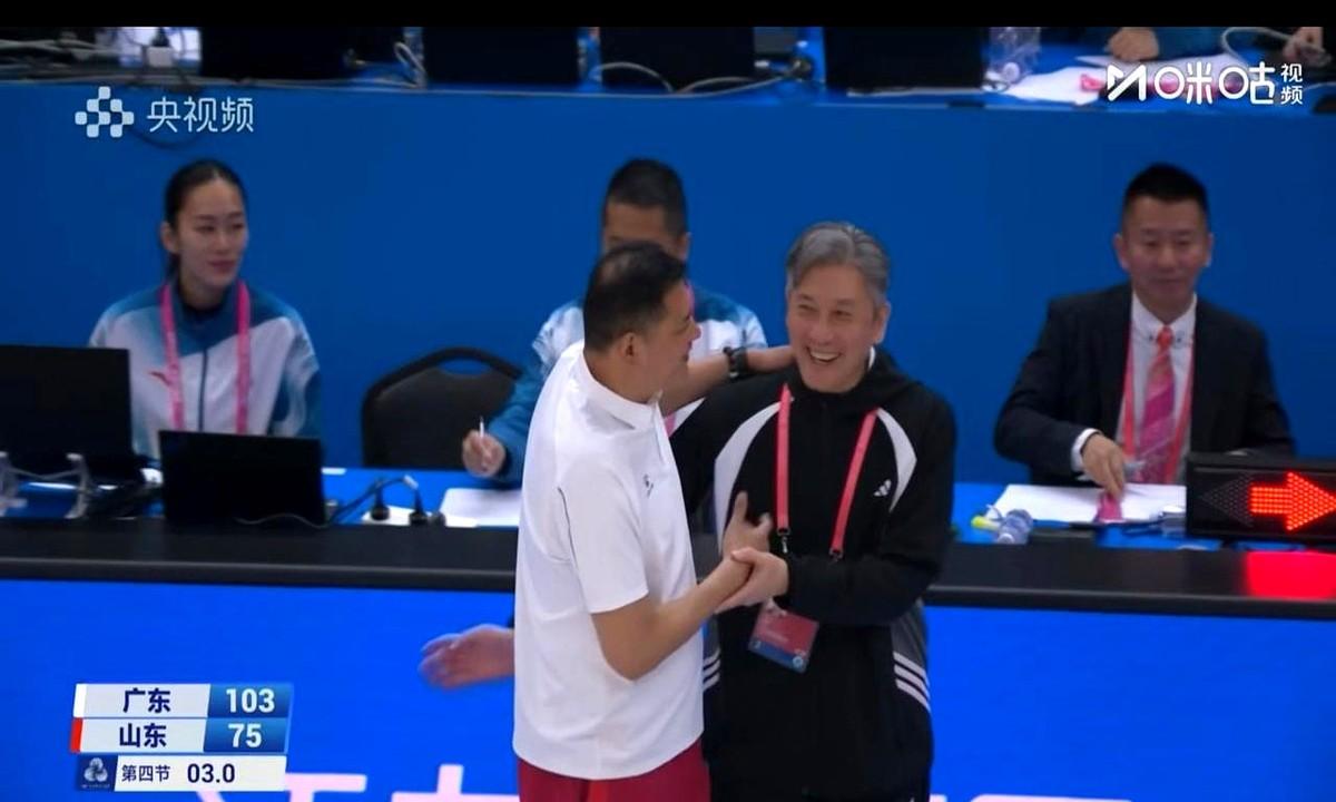 两个“逍遥王”执教比烂，不能都怪球员，指挥和组队就不应该细腻吗？

都说巩晓彬心