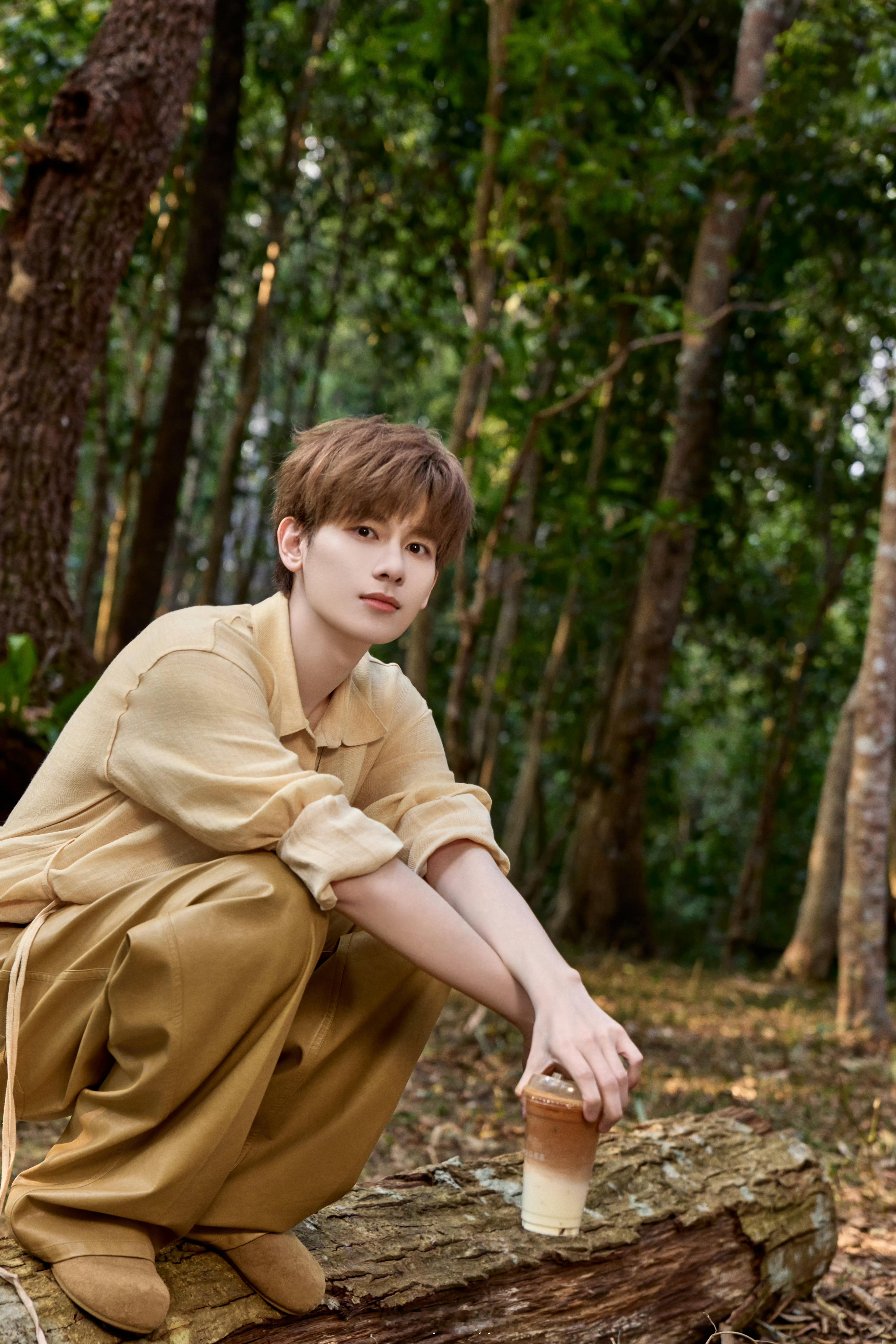 电视剧《潮热雨季未解之谜》主演：周也、胡先煦平台：芒果TV🥭 