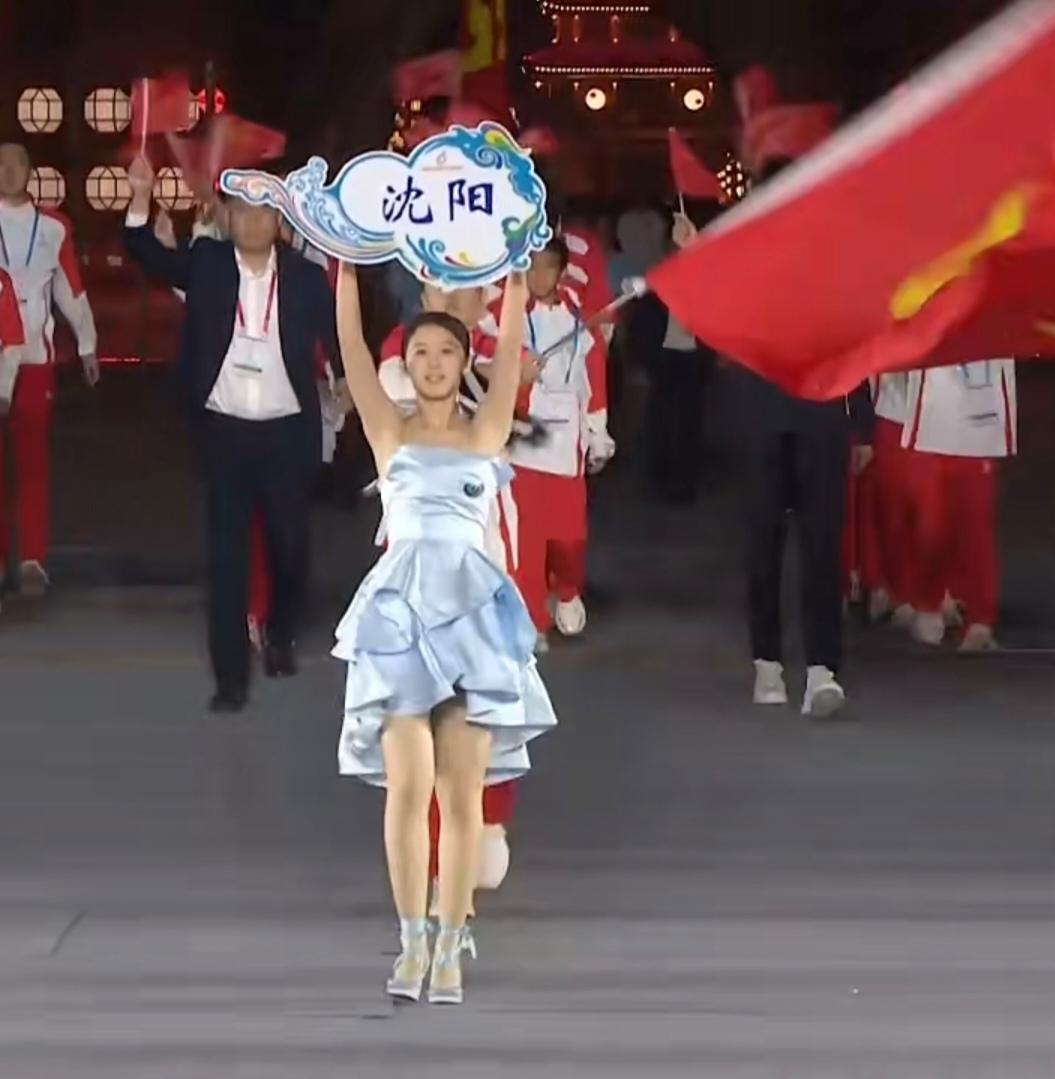 6月27日20时，辽宁省第十五届运动会于葫芦岛兴城古城盛大开幕。
渤海潮声奏响运
