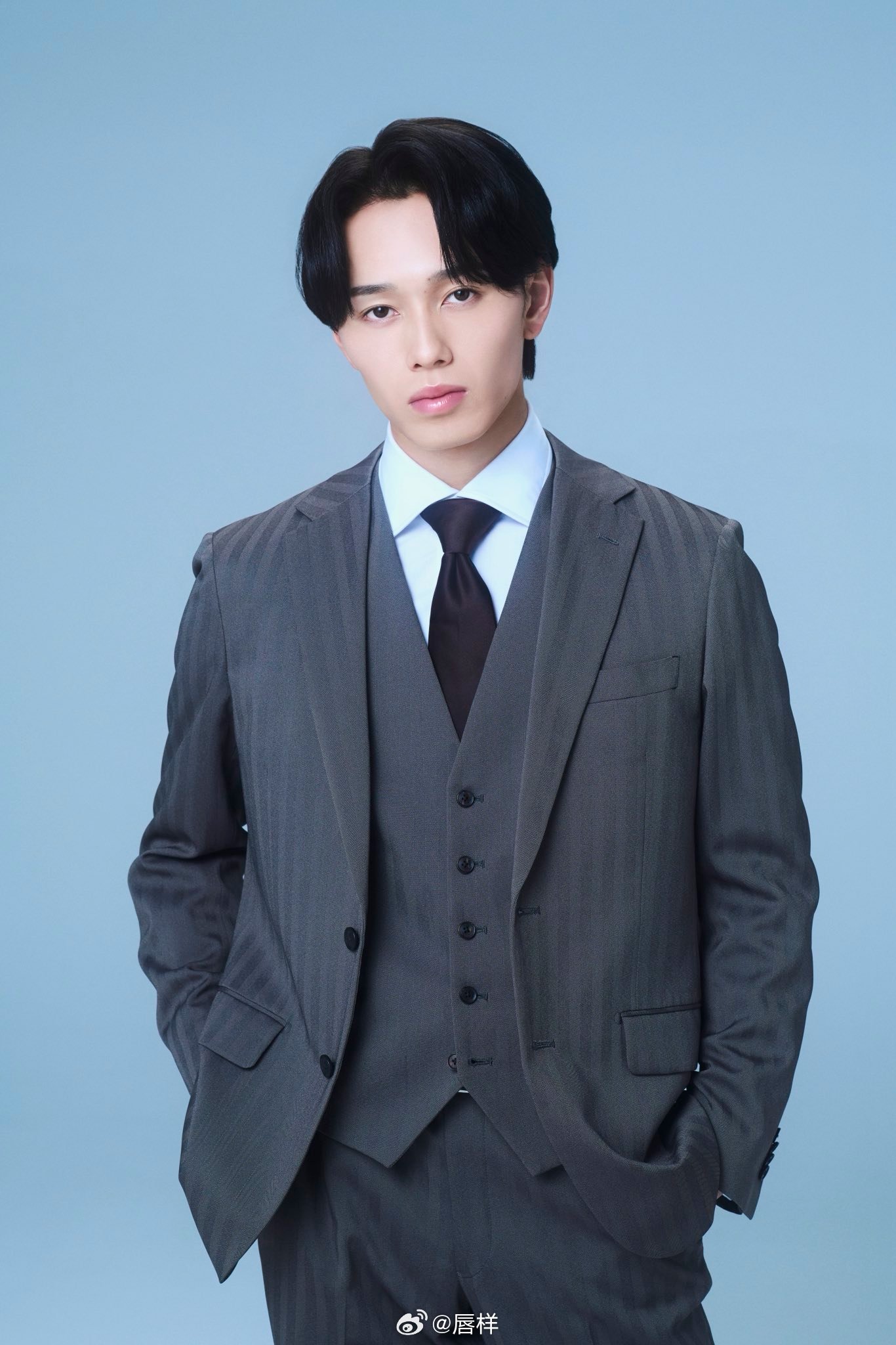 原日向坂46成员佐佐木美玲与男子组合超特急成员森次政裕共同主演将于4月16日起每