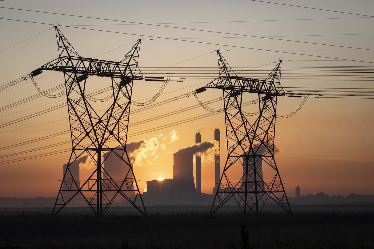 风水这东西，转起来是真快。

南非国家电力公司 Eskom，前些年是个什么名声？