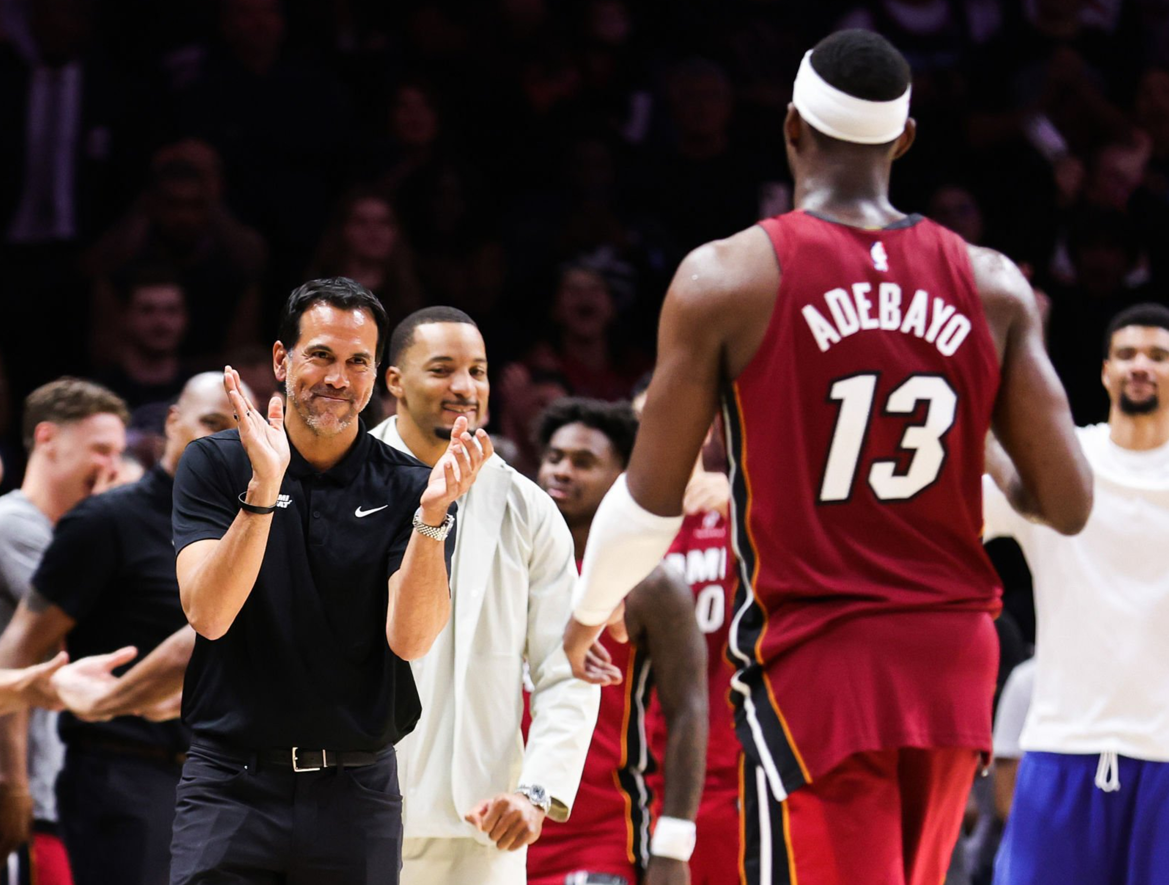 斯波谈到83分比赛最后的安排：“人们对此的评价不会让我失眠，我不会向任何人道歉。