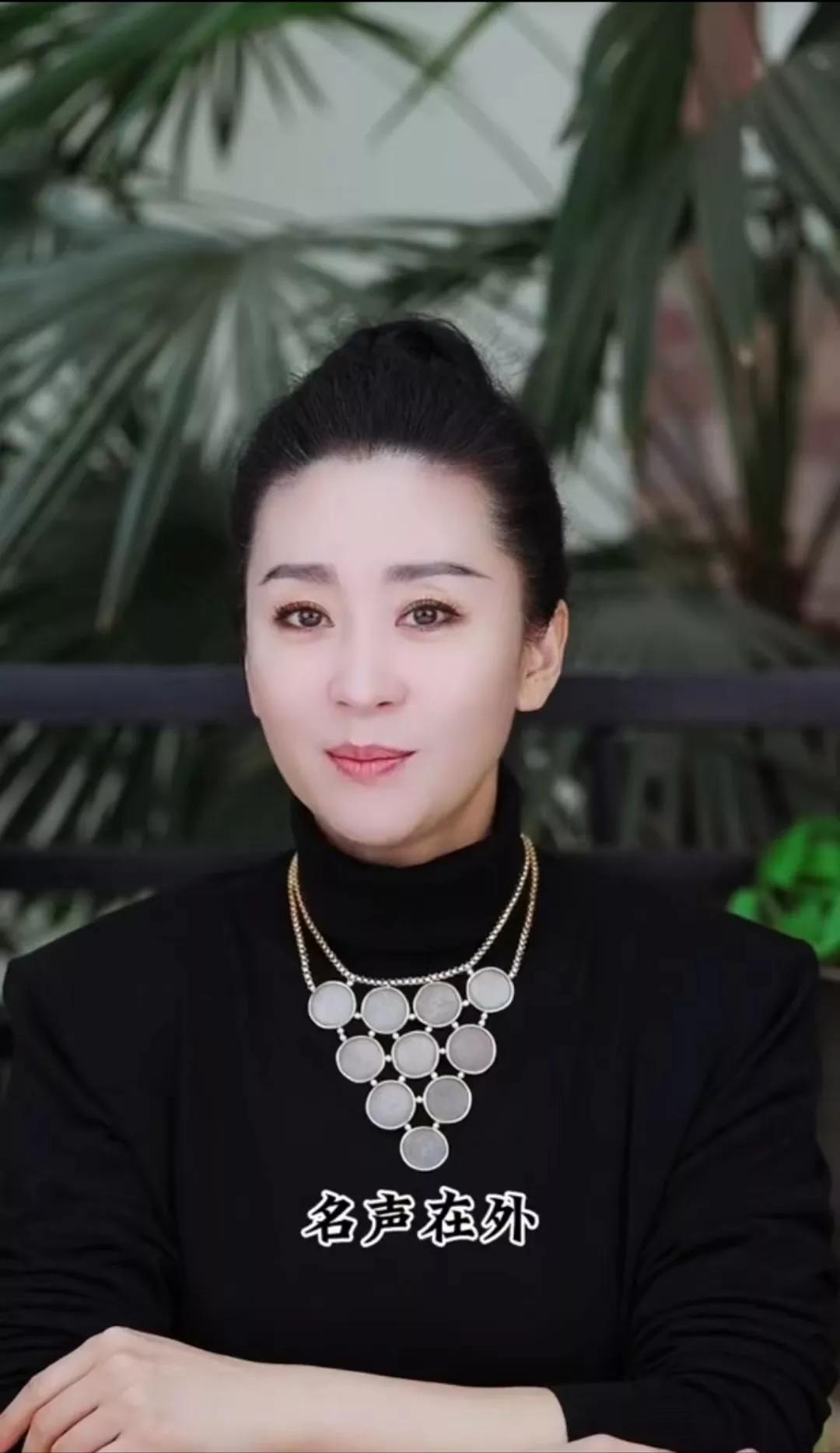 刚刚，苗圃在社交平台发声
说了几句让人捉摸不透的话
大家帮分析一下，是什么意思
