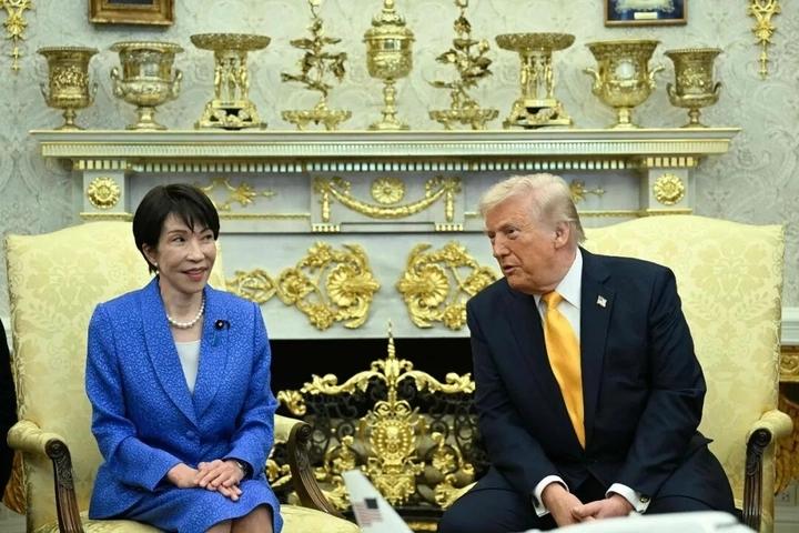 特朗普这嘴，
会把日美同盟推向破裂边缘吗？
 
特朗普当着高市早苗面拿珍珠港调侃