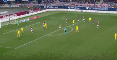 。【意甲】米兰3比0博洛尼亚，拉比奥破门，恩昆库点射▼精彩时刻：第20分钟，恩昆