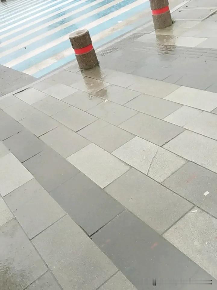 一张照片分享，今天的天气今日天气风雨天气，你哪里啥情况？无论怎样，注意出行安全和